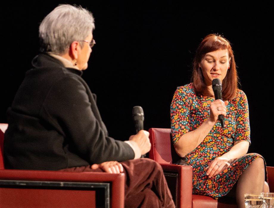 Kateřina Tučková na literární diskuzi v Brémách