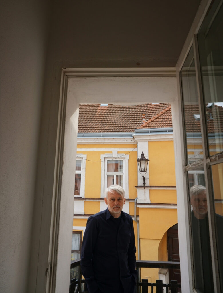 Spisovatel Petr Borkovec na spisovatelském bytě v Mikulově