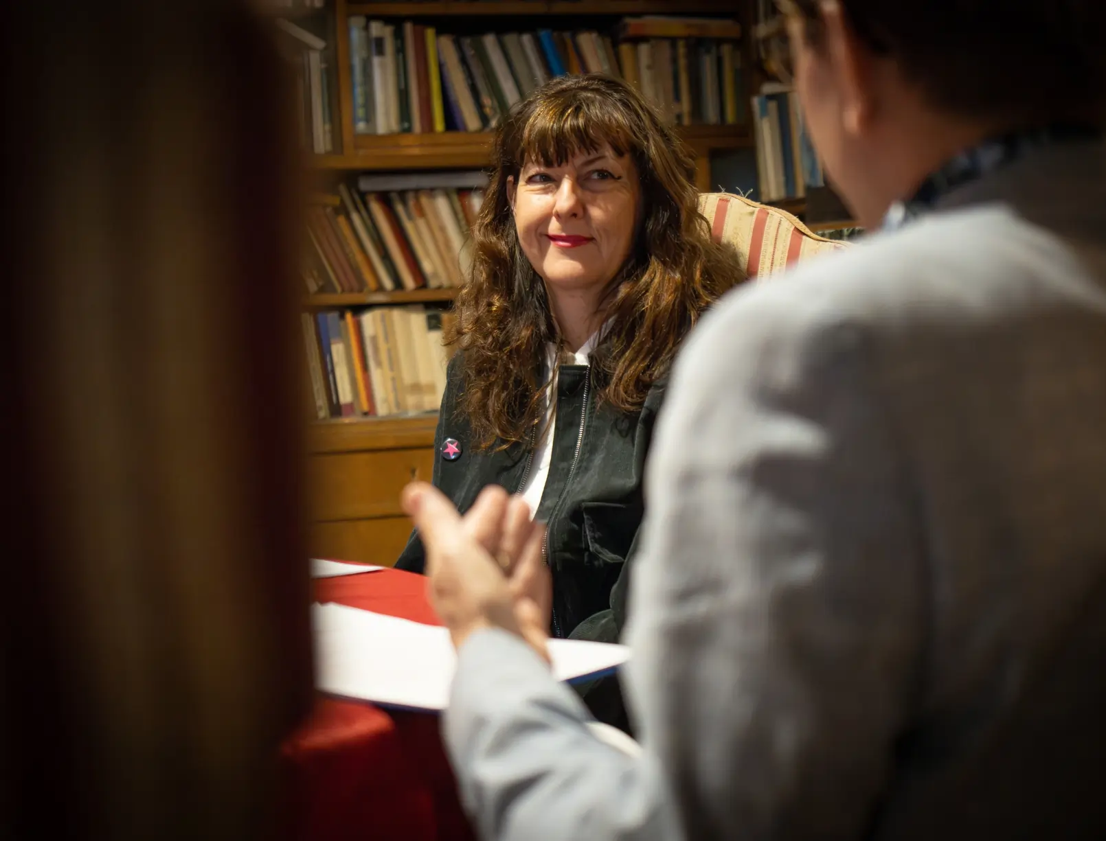 Překladatelka Hana Hadas na literární debatě v Rezidenci Café Kaprál